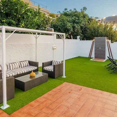 Iris 8 House فيلة *